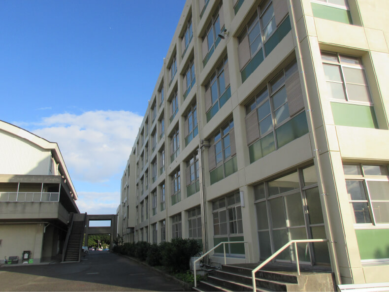 兵庫県立須磨友が丘高等学校管理普通教室棟 トイレ改修外その他工事
