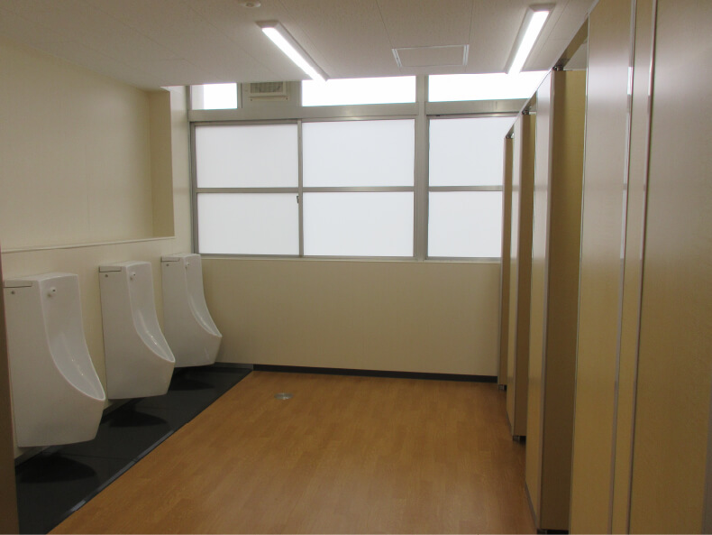 兵庫県立須磨友が丘高等学校管理普通教室棟 トイレ改修外その他工事